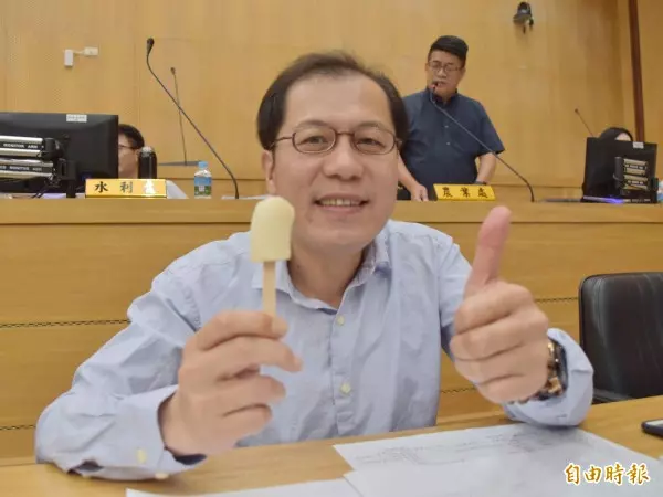 商機可期 嘉縣長張花冠:香蕉冰棒有夠讚