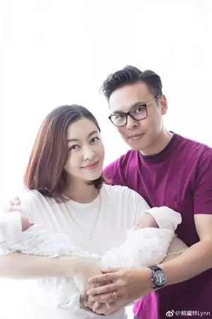 散發濃濃母愛~ 熊黛林女兒近照首度大公開!!肉嘟嘟小臉耳朵形狀成為亮點!?