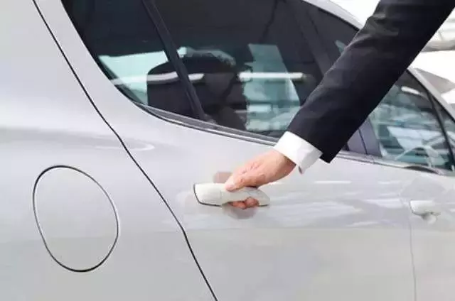 要是再有人用力關你的車門,別不好意思說