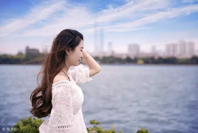 老婆閨蜜生孩子,我送八千八紅包,她發了個朋友圈,我卻妻離子散