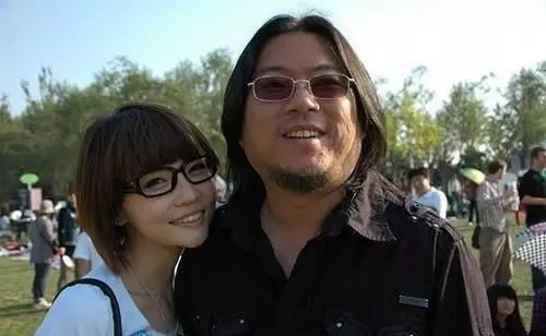 最臭名昭著的6對老夫少妻,最後兩對網友惡心的隔夜飯都吐出來了!