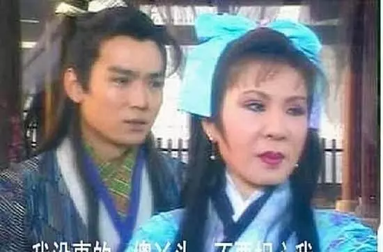女星都是假凍齡?關之琳面部僵硬,趙雅芝滿臉皺紋,她讓人認不出!