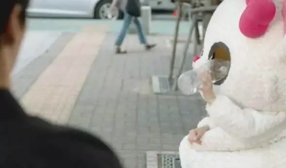 小姨子注意一下你的隱私,別人都看見了