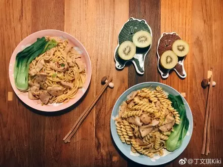 9個月孕肚現形!丁文琪出遊「鏡面反射」曝近況!