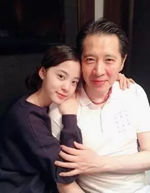 歐陽娜娜解除禁愛令,興奮承認已有男友,竟然是TFboy中的他!