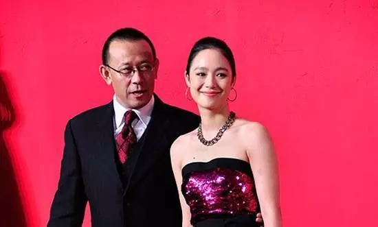 最臭名昭著的6對老夫少妻,最後兩對網友噁心的隔夜飯都吐出來了!