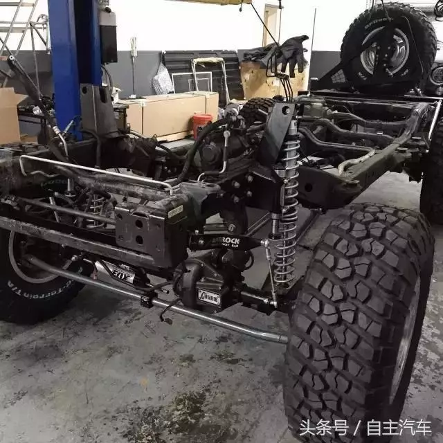 有錢就是不一樣,來看看土豪爆改牧馬人,這還是車嗎?