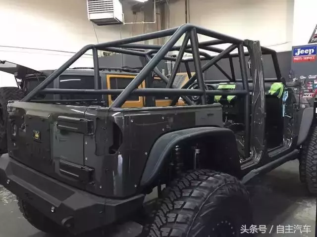 有錢就是不一樣,來看看土豪爆改牧馬人,這還是車嗎?