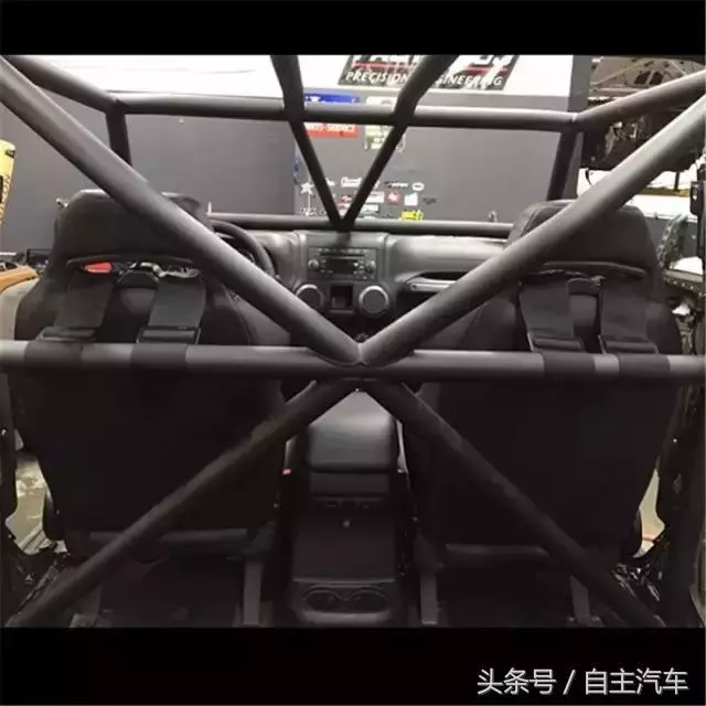 有錢就是不一樣,來看看土豪爆改牧馬人,這還是車嗎?