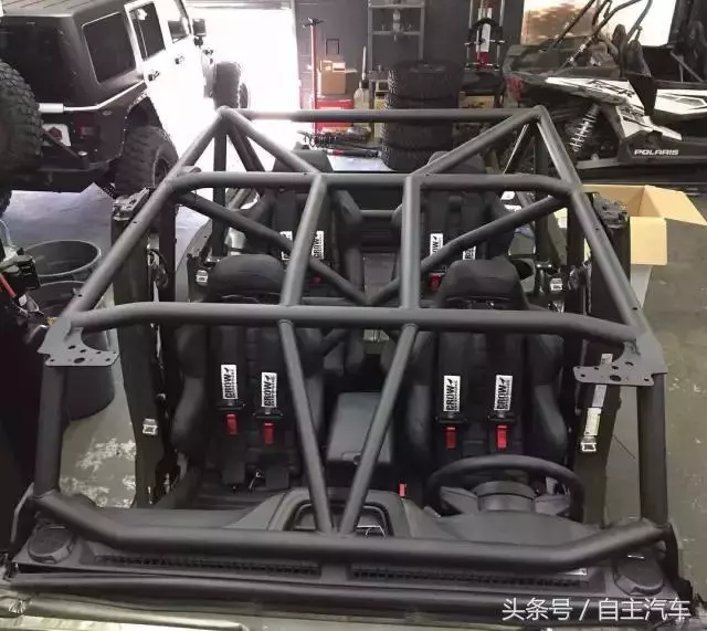 有錢就是不一樣,來看看土豪爆改牧馬人,這還是車嗎?