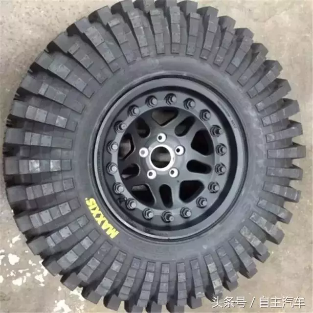 有錢就是不一樣,來看看土豪爆改牧馬人,這還是車嗎?