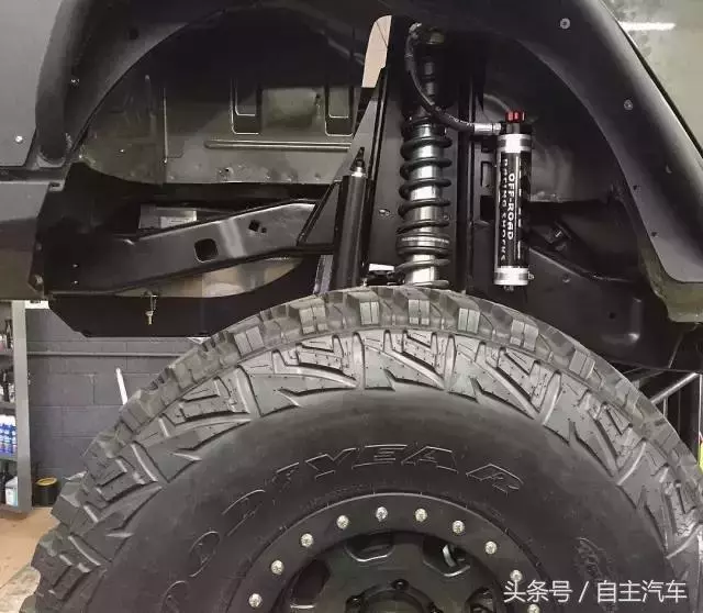 有錢就是不一樣,來看看土豪爆改牧馬人,這還是車嗎?