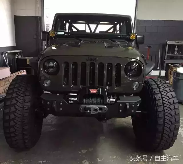 有錢就是不一樣,來看看土豪爆改牧馬人,這還是車嗎?