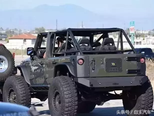 有錢就是不一樣,來看看土豪爆改牧馬人,這還是車嗎?