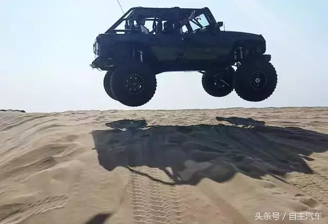有錢就是不一樣,來看看土豪爆改牧馬人,這還是車嗎?