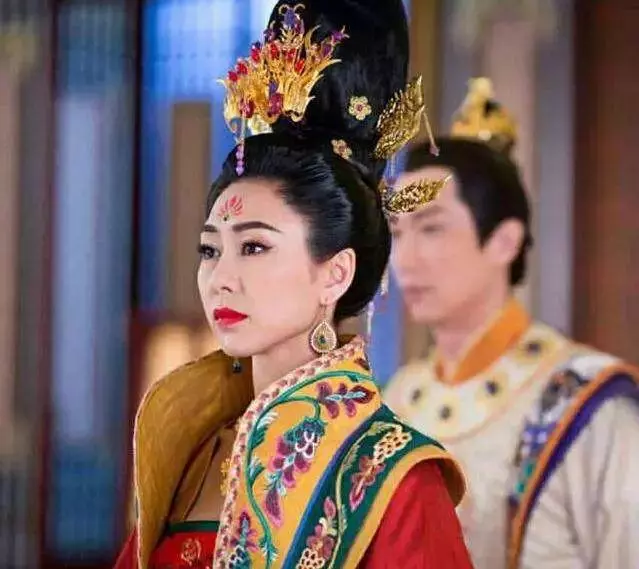 《深宮計》套路滿滿BUG多,依然看得停不下來!