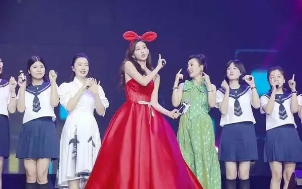 林志玲打扮成「兔女郎」參加活動,網友們看後紛紛不淡定了!