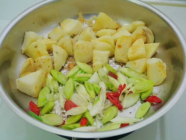 食譜 - 韓式辣燒馬鈴薯雞翅!