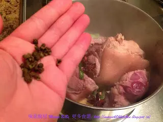 【酒樓飯店】花椒冰糖炆鹹豬手--- 做法簡單!