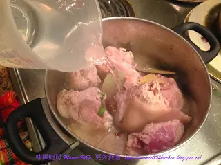 【酒樓飯店】花椒冰糖炆鹹豬手--- 做法簡單!