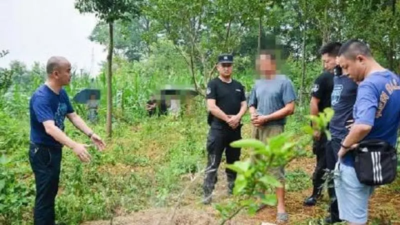 男拿刀辱罵老母 兄弟聯手殺了他...白骨藏地窖14年