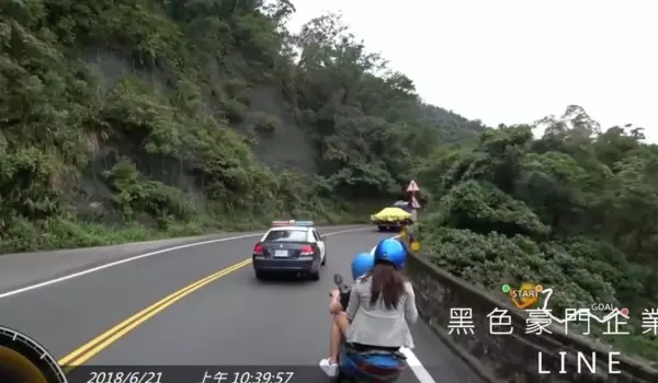 千萬超跑一路逆向超車 決戰貨車下場網友 喊讚