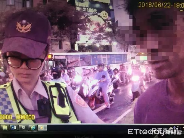 這位女警很不一樣 文武雙全一把罩