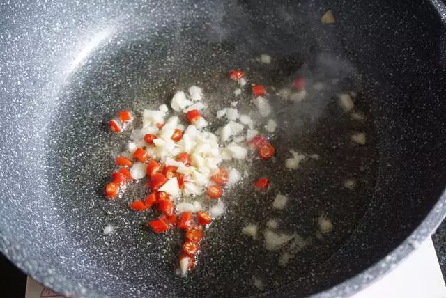 家常紅燒豆腐這樣做,嫩滑入味,幾分鐘完成,大人小孩都愛吃
