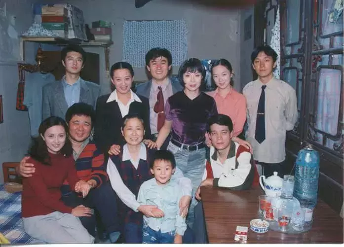 嗯哼媽曾被罵,6年沒戲拍,還未婚先孕「胖到80公斤」...如今狂瘦回春如少女羨煞眾人!