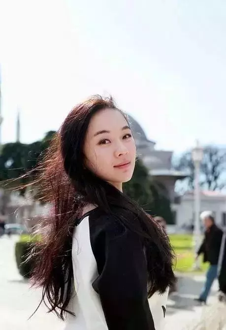 嗯哼媽曾被罵,6年沒戲拍,還未婚先孕「胖到80公斤」...如今狂瘦回春如少女羨煞眾人!