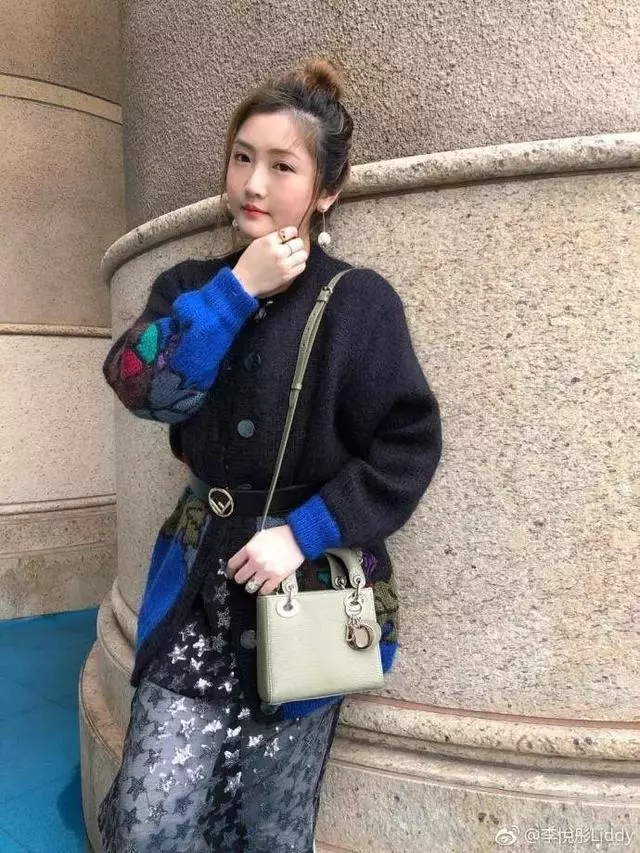 女星因當小三星途盡毀 父親吞槍自殺,如今變這這樣…