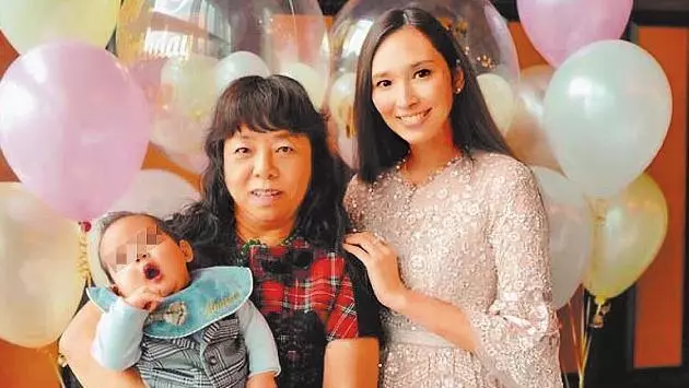 給富豪生了3個孩子獎了40億,如今小小舉動看出她的真實感受!