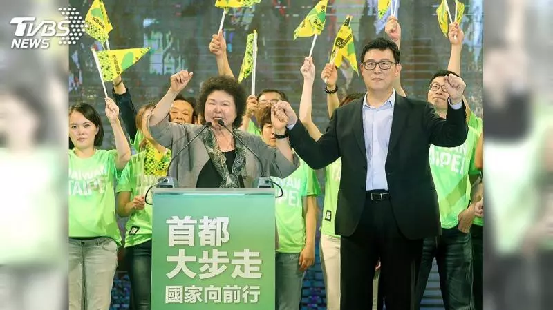 姚文智造勢晚會喊「人數破萬!」 他揭實 際數字笑翻網友
