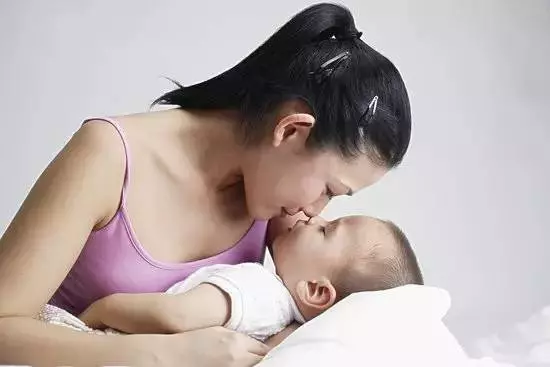 女人要不要生二胎?一位丈夫的話讓所有人沉默了!看哭了
