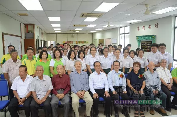 新政府再沒理由不承認統考 ,  劉子健：推搪對不起華社