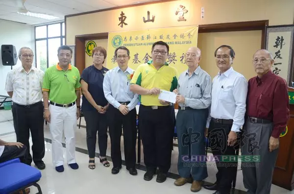 新政府再沒理由不承認統考 ,  劉子健：推搪對不起華社