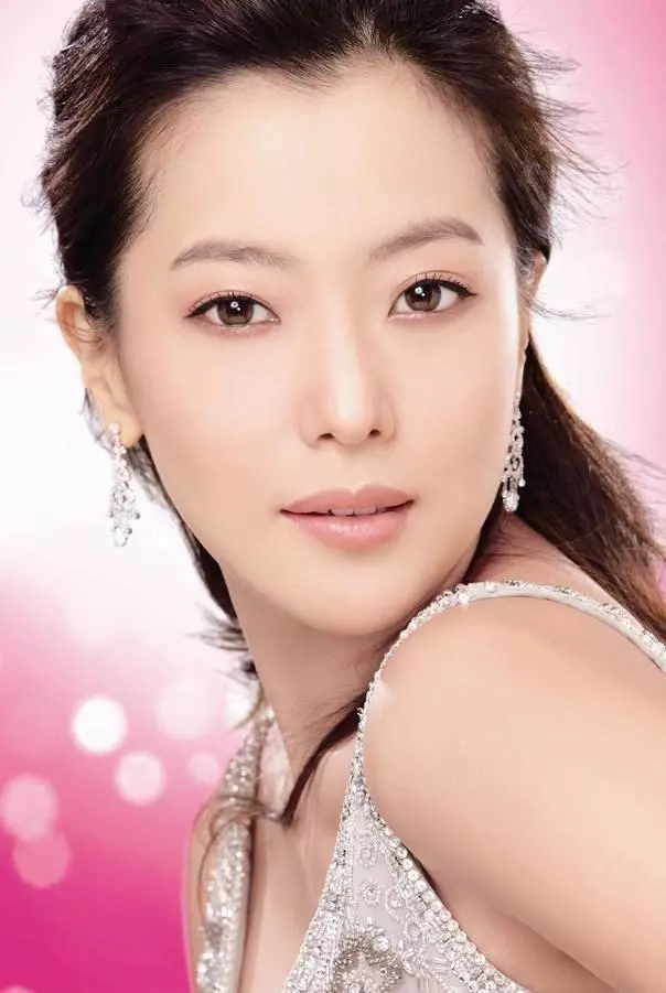 金喜善閨女曝光,面對這樣的現實,網友直呼:太漂亮了
