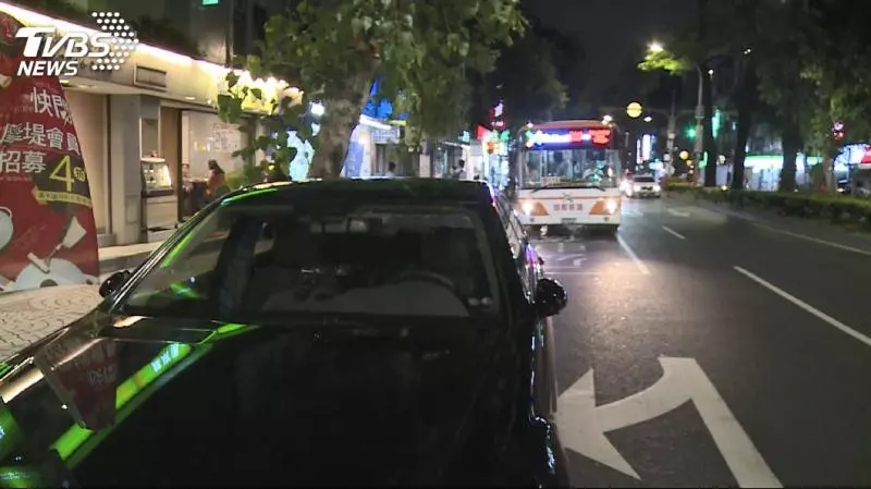 交通新制7月上路! 違停公車站旁加重罰金
