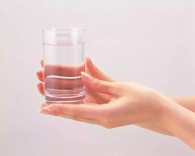 反覆燒開的水有害嗎?關於喝水的4個常識,你一定要了解!