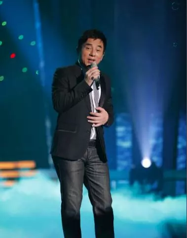 曾力壓張學友奪冠,與演藝圈「大姐大」級別的鄭裕玲相愛16年,如今在酒吧賣唱落魄至極!