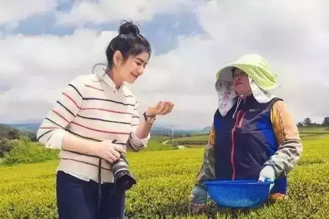 她是最美艷港姐,曾「被周潤發、張國榮深愛」,婚後息影「為愛守寡10年」,如今58歲的她...