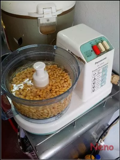 飯後來點自製豆漿吧,只需5個步驟就搞定,教你如何自製出香濃又營養的豆漿水!
