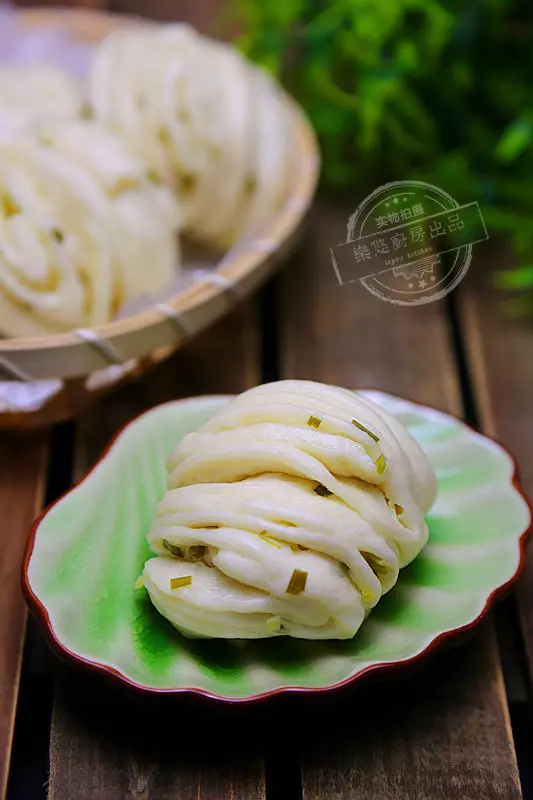 發麵不成功?做出來的饅頭乾硬難吃!那是你「酵母粉」用錯了!教你一招,很快就發好!(附贈10種發麵主食做法)