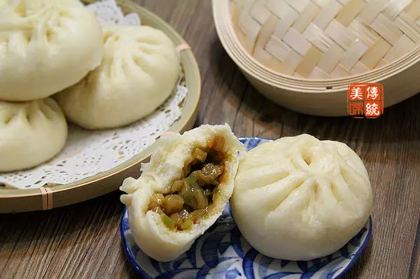 發麵不成功?做出來的饅頭乾硬難吃!那是你「酵母粉」用錯了!教你一招,很快就發好!(附贈10種發麵主食做法)