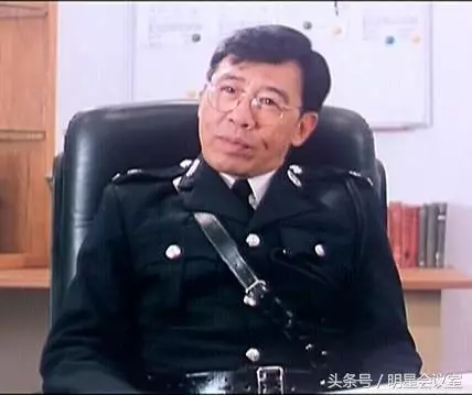謝賢、曾江、胡楓對比,這差距還真大,網友:15個乾兒女說明一切!