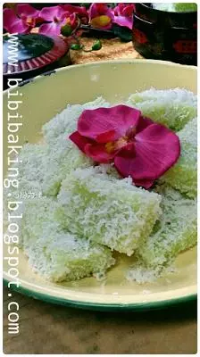 蒸木薯西米糕 ( Steamed Tapioca Kueh ) 一款朴實,不花俏,古早味濃的糕點,真的好好吃哦!