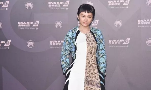 【女神全場最美!】徐若瑄《金曲獎》露20公分事業線,大曬雪乳美到翻!