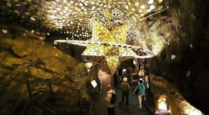 孩子們的韓國「夢幻洞穴」大人們的「北國第一溶洞」遊客:這就是差距!