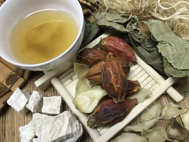 腳上出現3大症狀,痛風已上身!僅需1個食療方,止痛降尿酸