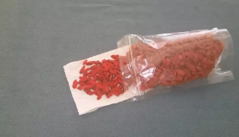 教你一招,一眼就能辨別染色枸杞,再也不怕上當受騙